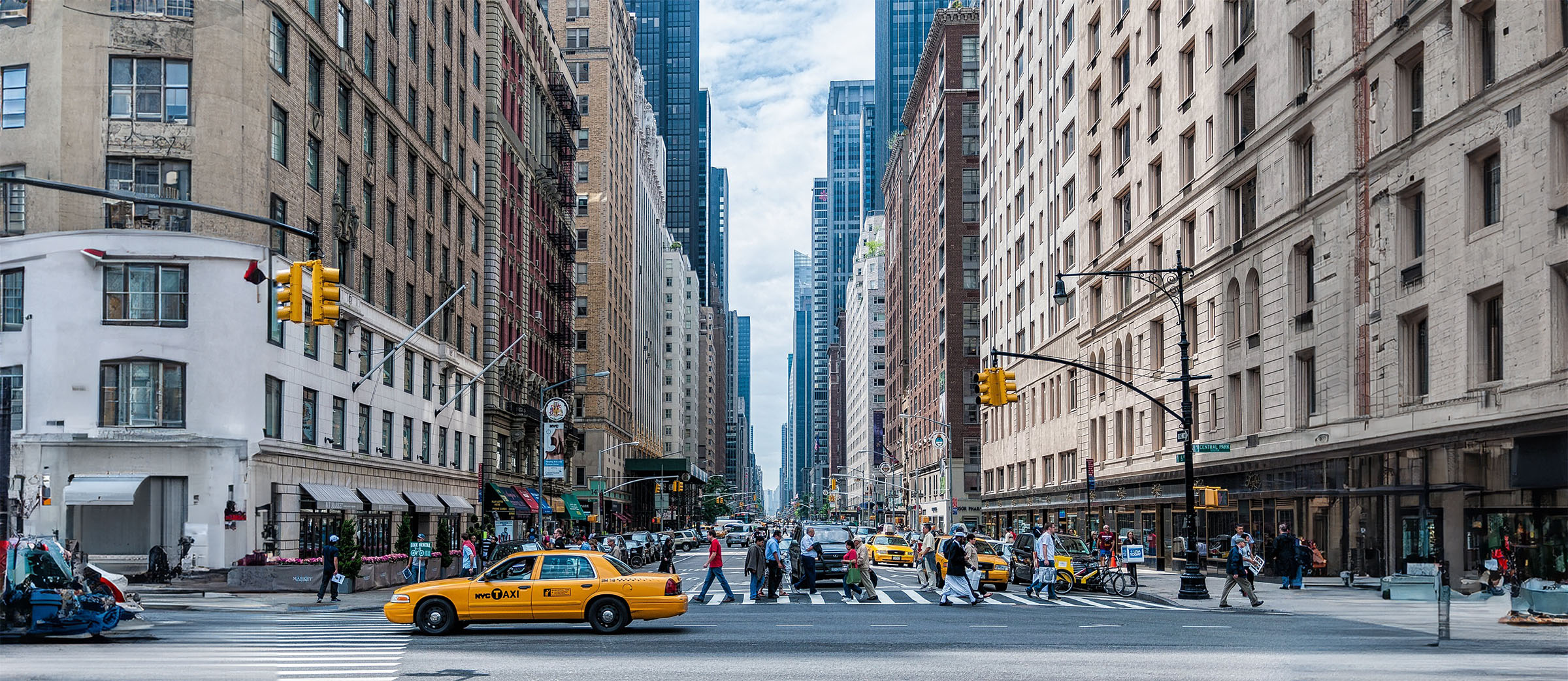 pedestrians crossing traffic