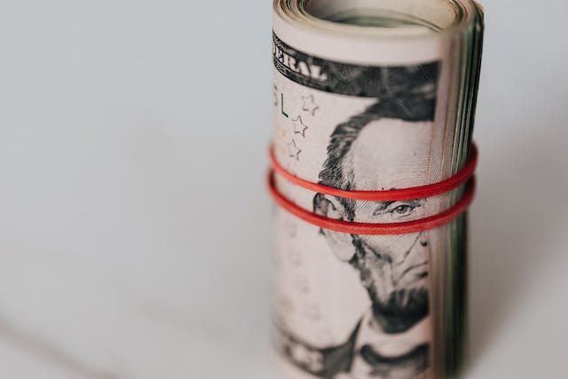bills in rubber band